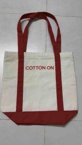 Combo Cotton On: Túi tote & Thẻ có chữ ký Sơn K
