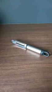Peeler Multifungsi: Solusi Memotong & Mengupas Buah & Sayur