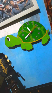 Jam Dinding Aesthetic Karakter Kura-kura: Pilihan Interior Modern