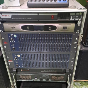 DBX 1231แท้มหาจักร อิควอไลเซอร์  dbx1231 สภาพดีมาก สวยงาม ขายเป็นมือ 2 ติดตั้งอยู่ในแร็ค ผู้ขายเป็นเจ้าของเองเปิดฟังอยู่ในห้อง ไม่เคยใช้ออกงาน  ต้องการขายเพราะไม่ได้ใช้งานแล้ว