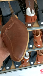 Sandal Wanita Karet: Pilihan Fashion yang Nyaman