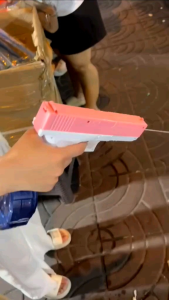 ปืนฉีดน้ำสงกรานต์ ยิงไกล น้ำหนักเบา