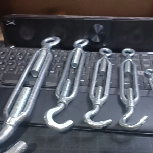 Span Skrup Turnbuckle 6 sampai 20 mm Jarum Keras Pengencang Sling Span Sekrup Galv Hook & Eye