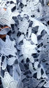 vải ren chỉ hoa màu xanh biển dày đẹp co dãn nhẹ _( khổ 1m1)may đầm. váy áo vv