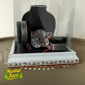 1 set Manekin Perhiasan+ Box Hantaran Seserahan Nikah Tutup Mika