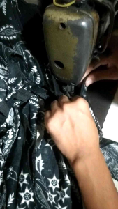 Blangkon iket sunda motif batik ukuran kepala pria dewasa praktis tinggal pakai