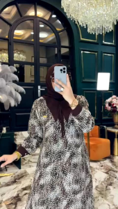 *NAURA SET HIJAB SEGI4**By BAAHIRAHANNAFI *(Include jilbab segi4) MOTIF PREMIUM TERLARIS PRINTING