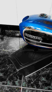 Tangki Set Jog Tangki CB100: Panduan Lengkap\\n\\n Pengenalan Tangki Set Jog Tangki CB100\\n\\nTangki set jog tangki CB100 adalah salah satu komponen penting yang harus diperhatikan oleh para penggemar motor. Komponen ini tidak hanya berfungsi sebagai tempat penyimpanan bahan bakar, tetapi juga sebagai elemen estetika yang menambah nilai estetika motor Anda. Dalam artikel ini, kami akan membahas berbagai aspek tentang tangki set jog tangki CB100, termasuk suku cadang motor, tangki biru mbladus, tangki doraemon, tangki galvanis tangki CB125, dan cara memilih serta menginstal tangki set jog tangki CB100.\\n\\n Tangki Set Jog Tangki CB100 & Suku Cadang Motor\\n\\nSuku cadang motor seperti tangki set jog tangki CB100 sangat penting untuk menjaga kinerja motor Anda. Pemilihan suku cadang berkualitas tinggi akan memberikan manfaat jangka panjang dalam hal keandalan dan tampilan motor Anda.\\n\\n Tangki Biru Mbladus & Tangki Doraemon\\n\\nTangki biru mbladus dan tangki doraemon adalah dua pilihan estetika yang populer bagi penggemar motor. Tangki biru mbladus menawarkan tampilan yang elegan dan modern, sementara tangki doraemon menawarkan tampilan yang unik dan lucu.\\n\\n Tangki Galvanis Tangki CB125\\n\\nTangki galvanis tangki CB125 adalah pilihan lain yang dapat dipertimbangkan. Tangki ini memiliki daya tahan yang baik terhadap korosi dan goresan, sehingga menjaga tampilan motor Anda tetap terlihat baru.\\n\\n Cara Memilih Tangki Set Jog Tangki CB100\\n\\nPemilihan tangki set jog tangki CB100 harus didasarkan pada beberapa pertimbangan penting.\\n\\n Pertimbangan Ukuran & Desain\\n\\nPastikan bahwa tangki set jog tangki CB100 yang Anda pilih sesuai dengan ukuran dan desain motor Anda. Ukuran yang tepat akan memastikan bahwa tangki dapat dipasang dengan sempurna dan tidak mengganggu kinerja motor Anda.\\n\\n Kualitas Material & Garansi\\n\\nPilih tangki set jog tangki CB100 yang terbuat dari material berkualitas tinggi dan memiliki garansi yang baik. Ini akan memberikan kepastian bahwa tangki Anda akan bertahan lama dan tampilan motor Anda tetap terlihat baru.\\n\\n Harga & Pilihan Pembayaran\\n\\nHarga tangki set jog tangki CB100 bisa bervariasi tergantung pada merek dan kualitasnya. Pastikan untuk membandingkan harga sebelum membeli dan pilih metode pembayaran yang sesuai dengan kebutuhan Anda.\\n\\n Tips Menginstal Tangki Set Jog Tangki CB100\\n\\nBerikut adalah beberapa tips untuk menginstal tangki set jog tangki CB100 dengan benar.\\n\\n Persiapan Sebelum Pemasangan\\n\\nSebelum memasang tangki set jog tangki CB100, pastikan untuk membersihkan area sekitar tangki dan mengikuti petunjuk pemasangan yang disediakan oleh produsen.\\n\\n Langkah-Langkah Pemasangan\\n\\nIkuti langkah-langkah pemasangan yang disediakan oleh produsen untuk memastikan bahwa tangki set jog tangki CB100 dipasang dengan benar dan aman.\\n\\n Perawatan & Maintenance\\n\\nUntuk menjaga kinerja motor Anda, pastikan untuk melakukan perawatan dan pemeliharaan teratur pada tangki set jog tangki CB100 Anda. Ini termasuk membersihkan tangki secara berkala dan memeriksa apakah ada kerusakan atau masalah lain yang perlu diatasi.\\n\\n Kesimpulan & Saran Terbaik\\n\\nDalam artikel ini, kami telah membahas berbagai aspek tentang tangki set jog tangki CB100, termasuk suku cadang motor, tangki biru mbladus, tangki doraemon, tangki galvanis tangki CB125, dan cara memilih serta menginstal tangki set jog tangki CB100. Kami sarankan untuk memilih tangki set jog tangki CB100 yang sesuai dengan kebutuhan Anda dan melakukan perawatan teratur untuk menjaga kinerja motor Anda.\n}