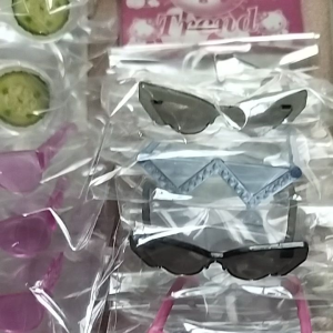 accesories Berbie kaca mata ORI Mattel request by chat