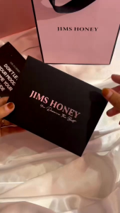 Dompet Lipat Velvet Jims Honey: Dompet Praktis & Elegan