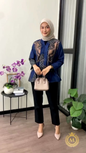Atasan Wanita Batik Kutu Baru: Pilihan Formal & Nyaman