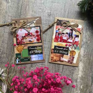 Thiệp gắn ảnh kiểu mới phong cách cổ điển yêu thương & ấm áp. Sạp nhận in & dán hình vào thiệp chủ đề da dạng