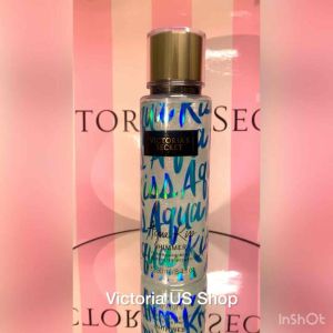การันตี ของแท้ 100%!!! Limited Edition...Shimmer Mist "สเปรย์น้ำหอมมี Shimmer กลิ่น Aqua Kiss 250 ml"...ผิวหอม สวยเปล่งประกาย..ฟรี! ถุงกระดาษ Victorias secret เคลือบมันอย่างดี 1ใบ