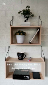 RAK DINDING SUSUN KAYU ESTETIK GANTUNGAN BESI SERBAGUNA