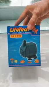 Máy Bơm Chìm Hồ Cá Thủy Canh LIFETECH AP-1550 Máy Bơm Tiết Kiệm Điện Lifetech 1550 Cho Bể Cá Cảnh.