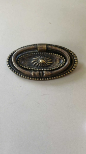 Tarikan Laci Kuningan Antik Motif Merry Oval 75 cm 1 pcs