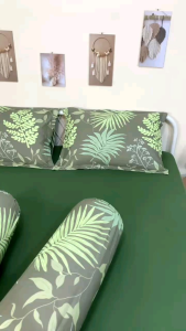 Sprei Kaos Confetti Karet Keliling + Sarung Bantal Guling Katun Motif Tropical Palm