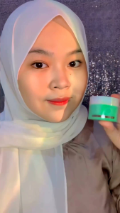 BATRISYIA EXCLUSIVE NORMAL DAY & NIGHT CREAM - Sangat direkomendasikan untuk kamu pemilik tipe kulit normal dan kering. Yang mampu membuat kulit lembap bersih mulus halus dan glowing.