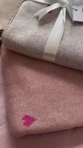 Halobaju Baby Knitted Blanket 100% Cotton - Love - Selimut Rajut Bayi