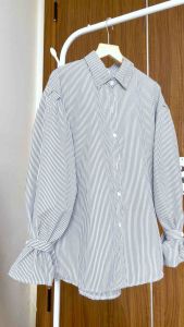 Áo sơ mi nữ kẻ sọc thiết kế form rộng tay áo cách điệu sơ mi phong cách Hàn Quốc dài tay xếp ly Rayin