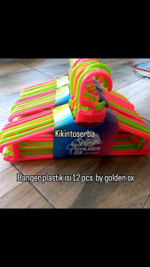 Hanger Dewasa Tebal Isi 12 Pcs: Gantungan Baju Plastik Berkualitas Tinggi