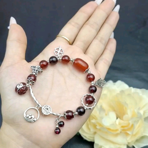 Q421 Lắc Bạc Garnet Ngọc Hồng Lựu mix lu thống Ngọc Agate Đỏ túi tiền Thạch Anh Tóc Đỏ treo móc bạc cho Hỏa và Thổ - Phong Thủy TUDO