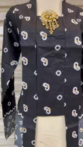 Setelan Kebaya Kutu Baru Jumputan: Desain Kebaya Wanita Modern & Acara Formal