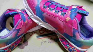 GIÀY THỂ THAO BÉ GÁI ĐI CHƠI ĐI HỌC.... BOBS MADISON AVE PRETTY SIZE 36 CÓ ĐÈN( Miễn trả lại do đổi ý hay không mang vừa)