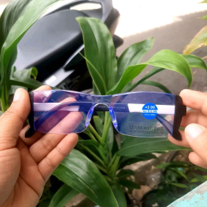 Kacamata Baca Double Fokus 2 Fungsi Baca dan Jalan Lensa Anti Radiasi Untuk Pria dan Wanita