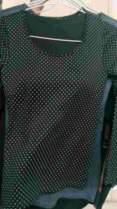 010 เสื้อผ้ามือสองญี่ปุ่น สวยไม่แพ้มือหนึ่ง งานแบรนด์ งานป้าย เสื้อบอดี้ เสื้อเข้ารูป ผ้ายืดสแปนเด็กซ์ โพลี