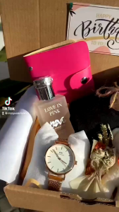 Gift Box Hampers Hijab Kado Cewek Kado Anniversary Wisuda