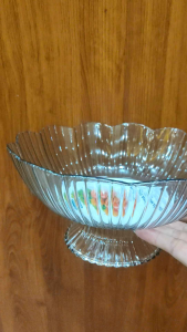 Đĩa hoa chân cao đựng hoa quả mâm bồng hình hoa nhựa kính màu trong suốt