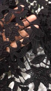 Vải ren chỉ hoa màu đen dày đẹp co giãn nhẹ (khổ 1m1)may đầm váyáo thiết kế thời trang