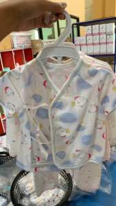 ชุดผูกหน้าเด็กอ่อน 0-3 เดือน สินค้าคละลายตามเพศน้อง