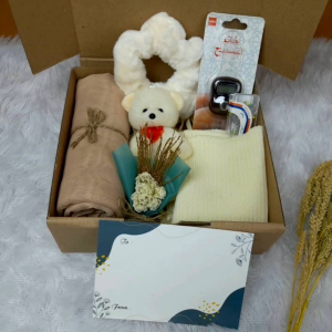 Paket Lengkap Kado Hijab Wanita