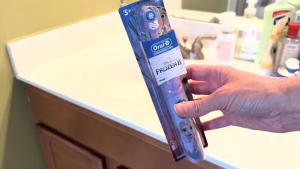 Oral-B Colgate Battery Powered Kids Toothbrush Disney Star Wars Darth Vader / Chewbacca / BB-8