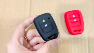 Silikon Kunci Hitam Merah Brio Brv Mobilio 2 Tombol Casing Carbon .