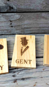 ป้ายห้องน้ำ ชาย หญิง  ป้ายห้องน้ำคนพิการ ใช้ติดหน้าห้องน้ำ ขนาด9x15x1.5cm.เลเซอร์บนไม้สน มีให้เลือก3แบบ น้ำหนักเบา