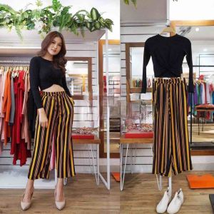 F675 Áo Croprop Ôm Body Cổ Tròn Tay Ngắn Xoắn Eo