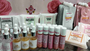 Mhikskins Tinted Sunscreen UVA-UVB Protection SPF 50 PA++++30G Face Primer evens complexion