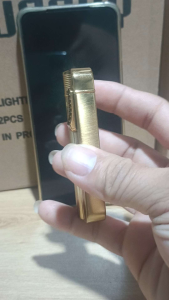 (Shop bán giá sỉ tặng phụ kiện) Bật lửa khè kiểu dáng sang trọng và cao cấp thích hợp sưu tầm hoặc làm quà tặng vỏ bằng kim loại xài gas. Shop tặng đầu bơm + thẻ bảo hành