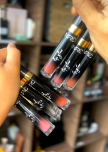 NRC HYDRATING LIP GLOW