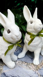 ตุ๊กตาเรซิ่นแต่งบ้าน แต่งสวนสวย "กระต่ายน้อย" สีครีม