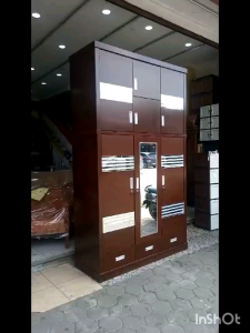 Lemari Pakaian 3 Pintu Tingkat Bahan Multiplek 18ml PREMIUM ORI/Trinityjayafurniture