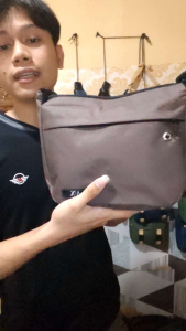 Tas Selempang Pria Wanita