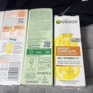 Garnier Bright Complete Booster Serum Vitamin C+ Niacinamide for Pekas Dark Spots Hyperpigmentation 30ml/60ml