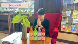 สบู่ตีฟอง (อาบน้ำ สระผม ตีฟอง) เป่าฟอง กลิ่นสตรอเบอรี่ ขนาด480ml. ราคาพิเศษลด50% ฟองเยอะ กลิ่นหอมละมุนมาก