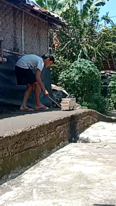 Mainan miniatur truk oleng kayu mentahan P40cm