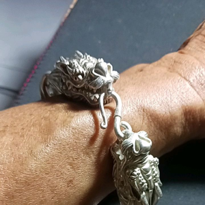 สร้อยข้อมือเงินงานจีนโบราณ