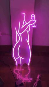 ป้ายไฟ ป้ายไฟร้าน ป้ายไฟตัวอักษร ป้ายไฟวิ่ง ป้ายไฟนีออน ป้ายไฟตกแต่งผนัง ป้ายไฟled รูปผู้หญิง เซ็กซี่ถือแก้ว